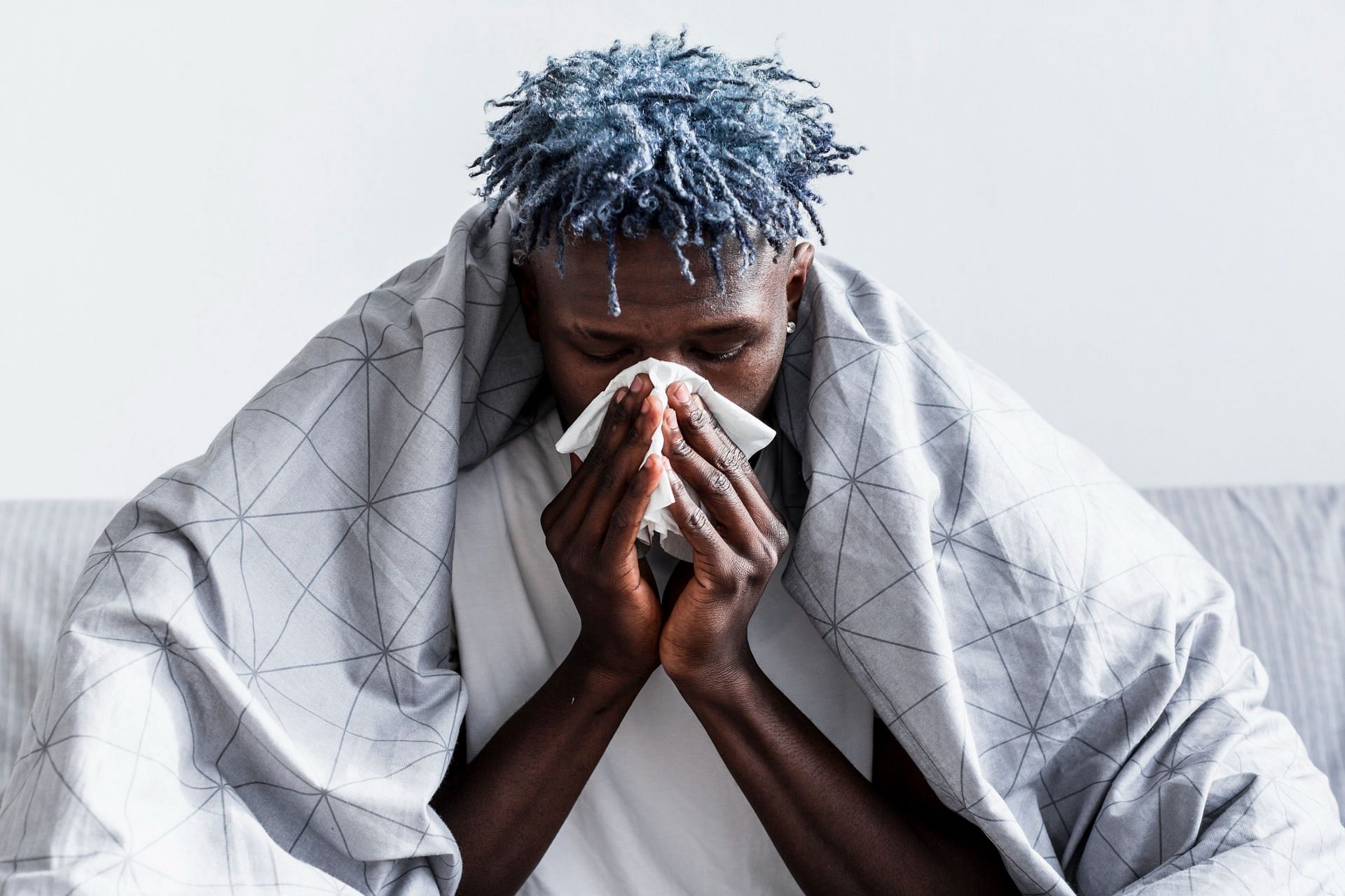Being a hypochondriac is not the same as worrying about your health. (Image via Freepik)